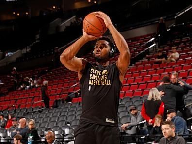 PORTLAND, OR - NOVEMBER 15: Donovan Mitchell #45 of the Cleveland Cavaliers warms up before the game the game against the Portland Trail Blazers on November 15, 2023 at the Moda Center Arena in Portland, Oregon. NOTE TO USER: User expressly acknowledges and agrees that, by downloading and or using this photograph, user is consenting to the terms and conditions of the Getty Images License Agreement. Mandatory Copyright Notice: Copyright 2023 NBAE (Photo by Cameron Browne/NBAE via Getty Images)