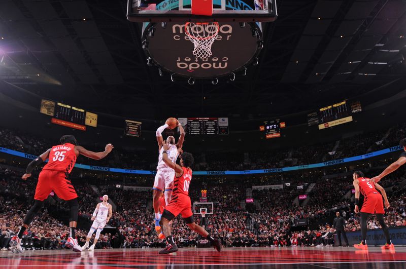 PORTLAND, OR - JANUARY 26: Shai Gilgeous-Alexander #2 of the Oklahoma City Thunder drives to the basket during the game against the Portland Trail Blazers on January 26, 2025 at the Moda Center Arena in Portland, Oregon. NOTE TO USER: User expressly acknowledges and agrees that, by downloading and or using this photograph, user is consenting to the terms and conditions of the Getty Images License Agreement. Mandatory Copyright Notice: Copyright 2025 NBAE (Photo by Cameron Browne/NBAE via Getty Images)