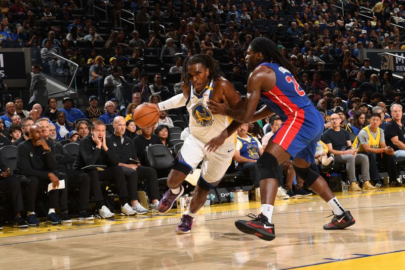 SAN FRANCISCO, CA - OCTOBER 13: Kevon Looney #5 of the Golden State Warriors drives to the basket during the game against the Detroit Pistons during a NBA Preseason game on October 13, 2024 at Chase Center in San Francisco, California. NOTE TO USER: User expressly acknowledges and agrees that, by downloading and or using this photograph, user is consenting to the terms and conditions of Getty Images License Agreement. Mandatory Copyright Notice: Copyright 2024 NBAE (Photo by Noah Graham/NBAE via Getty Images)