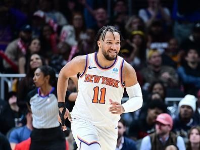 ATLANTA, GA - NOVEMBER 15: Jalen Brunson #11 of the New York Knicks smiles during the game against the Atlanta Hawks on November 15, 2023 at State Farm Arena in Atlanta, Georgia.  NOTE TO USER: User expressly acknowledges and agrees that, by downloading and/or using this Photograph, user is consenting to the terms and conditions of the Getty Images License Agreement. Mandatory Copyright Notice: Copyright 2023 NBAE (Photo by Adam Hagy/NBAE via Getty Images)