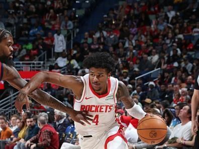 NEW ORLEANS, LA - DECEMBER 23: Jalen Green #4 of the Houston Rockets drives to the basket during the game against the New Orleans Pelicans on December 23, 2023 at the Smoothie King Center in New Orleans, Louisiana. NOTE TO USER: User expressly acknowledges and agrees that, by downloading and or using this Photograph, user is consenting to the terms and conditions of the Getty Images License Agreement. Mandatory Copyright Notice: Copyright 2023 NBAE (Photo by Layne Murdoch Jr./NBAE via Getty Images)