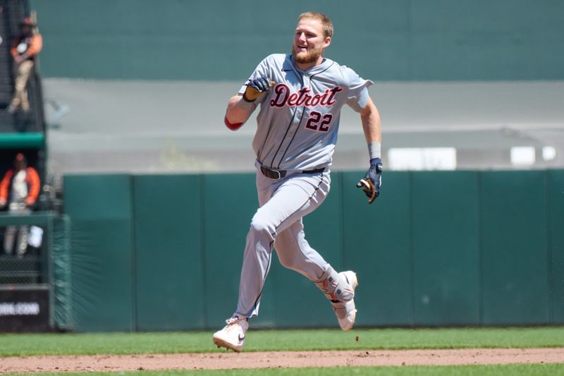 Aug 10, 2024; San Francisco, California, USA; Detroit Tigers outfielder Parker Meadows (22 runs on the bases after hitting a triple against the San Francisco Giants during the fifth inning at Oracle Park. Mandatory Credit: Robert Edwards-USA TODAY Sports