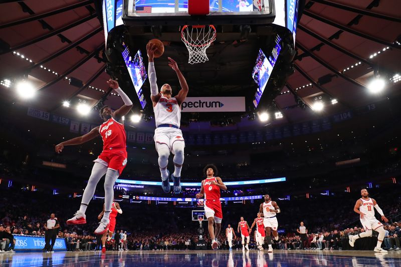 NEW YORK, NY - JANUARY 27: Josh Hart #3 of the New York Knicks drives to the basket during the game against the Memphis Grizzlies on January 27, 2025 at Madison Square Garden in New York City, New York.  NOTE TO USER: User expressly acknowledges and agrees that, by downloading and or using this photograph, User is consenting to the terms and conditions of the Getty Images License Agreement. Mandatory Copyright Notice: Copyright 2025 NBAE  (Photo by David L. Nemec/NBAE via Getty Images)