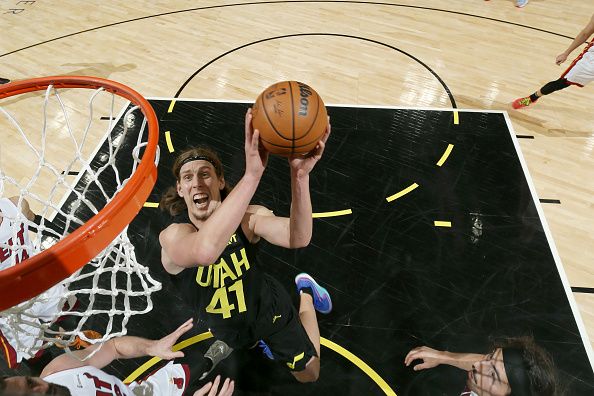 SALT LAKE CITY, UT - DECEMBER 30: Kelly Olynyk #41 of the Utah Jazz drives to the basket during the game against the Miami Heat on December 30, 2023 at Delta Center in Salt Lake City, Utah. NOTE TO USER: User expressly acknowledges and agrees that, by downloading and or using this Photograph, User is consenting to the terms and conditions of the Getty Images License Agreement. Mandatory Copyright Notice: Copyright 2023 NBAE (Photo by Melissa Majchrzak/NBAE via Getty Images)