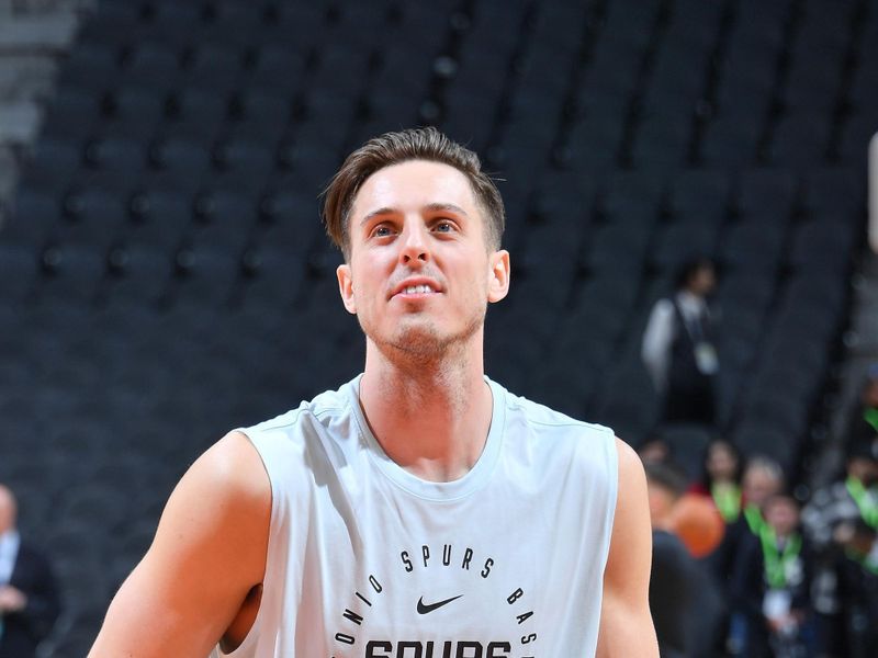 SAN ANTONIO, TX - FEBRUARY 1: Zach Collins #23 of the San Antonio Spurs warms up before the game against the Miami Heat on February 1, 2025 at the Frost Bank Center in San Antonio, Texas. NOTE TO USER: User expressly acknowledges and agrees that, by downloading and or using this photograph, user is consenting to the terms and conditions of the Getty Images License Agreement. Mandatory Copyright Notice: Copyright 2025 NBAE (Photos by Michael Gonzales/NBAE via Getty Images)