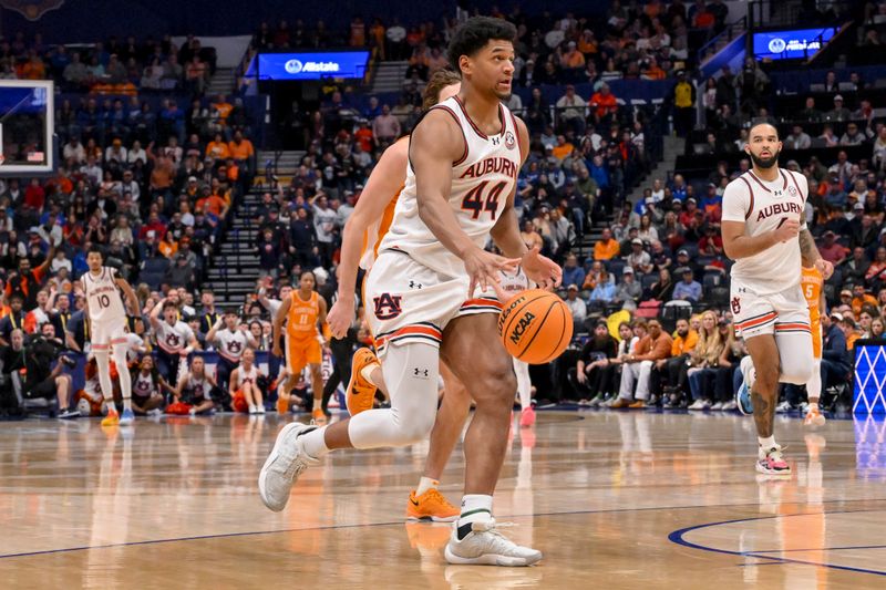 Auburn Tigers and Tennessee Volunteers Lock Horns in a Fierce Southeastern Semifinal