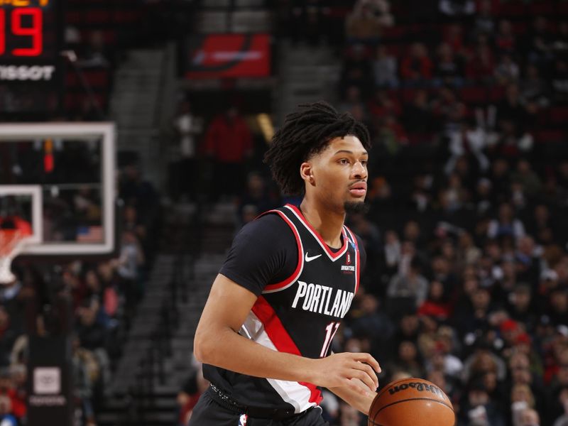 PORTLAND, OR - DECEMBER 1: Shaedon Sharpe #17 of the Portland Trail Blazers handles the ball during the game against the Dallas Mavericks on December 1, 2024 at the Moda Center Arena in Portland, Oregon. NOTE TO USER: User expressly acknowledges and agrees that, by downloading and or using this photograph, user is consenting to the terms and conditions of the Getty Images License Agreement. Mandatory Copyright Notice: Copyright 2024 NBAE (Photo by Cameron Browne/NBAE via Getty Images)