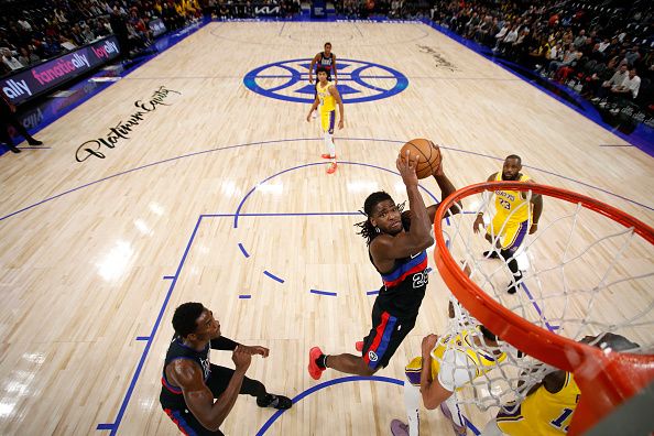 DETROIT, MI - NOVEMBER 29:  Isaiah Stewart #28 of the Detroit Pistons drives to the basket during the game against the Los Angeles Lakers on November 29, 2023 at Little Caesars Arena in Detroit, Michigan. NOTE TO USER: User expressly acknowledges and agrees that, by downloading and/or using this photograph, User is consenting to the terms and conditions of the Getty Images License Agreement. Mandatory Copyright Notice: Copyright 2023 NBAE (Photo by Brian Sevald/NBAE via Getty Images)