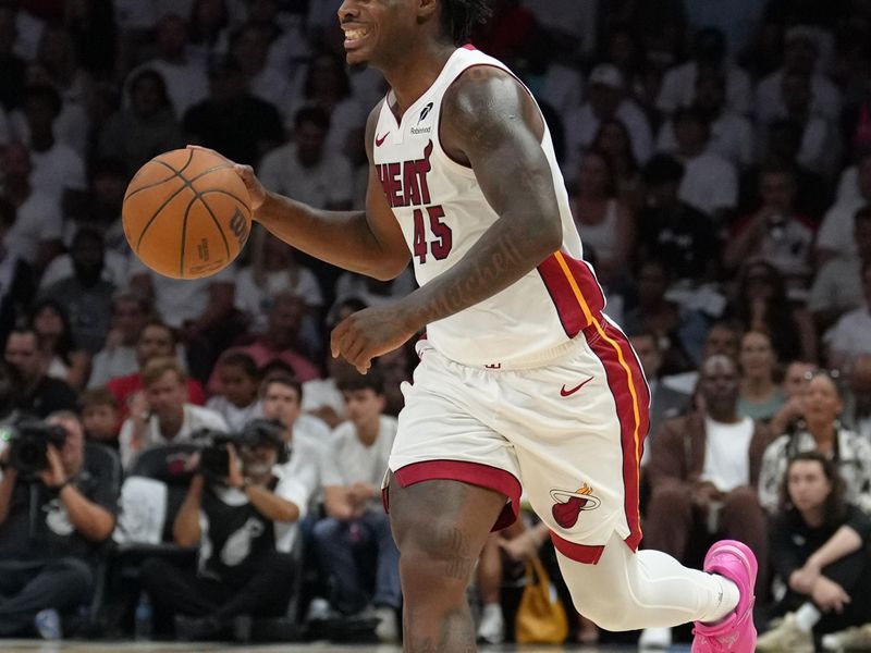 MIAMI, FL - APRIL 28: Davion Mitchell #45 of the Miami Heat dribbles the ball during the game against Cleveland Cavaliers during round 1 game 4 of the 2025 NBA Playoffs on April 28, 2025 at Kaseya Center in Miami, Florida. NOTE TO USER: User expressly acknowledges and agrees that, by downloading and or using this Photograph, user is consenting to the terms and conditions of the Getty Images License Agreement. Mandatory Copyright Notice: Copyright 2025 NBAE (Photo by Eric Espada/NBAE via Getty Images)