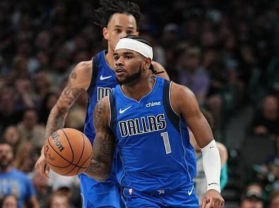 DALLAS, TX - NOVEMBER 5: Jaden Hardy #1 of the Dallas Mavericks dribbles the ball during the game against the Charlotte Hornets on November 5, 2023 at the American Airlines Center in Dallas, Texas. NOTE TO USER: User expressly acknowledges and agrees that, by downloading and or using this photograph, User is consenting to the terms and conditions of the Getty Images License Agreement. Mandatory Copyright Notice: Copyright 2023 NBAE (Photo by Glenn James/NBAE via Getty Images)