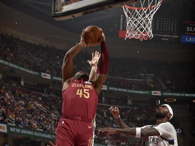 CLEVELAND, OH - NOVEMBER 4: Donovan Mitchell #45 of the Cleveland Cavaliers handles the ball during the game against the Milwaukee Bucks on November 4, 2024 at Rocket Mortgage FieldHouse in Cleveland, Ohio. NOTE TO USER: User expressly acknowledges and agrees that, by downloading and/or using this Photograph, user is consenting to the terms and conditions of the Getty Images License Agreement. Mandatory Copyright Notice: Copyright 2024 NBAE (Photo by David Liam Kyle/NBAE via Getty Images)