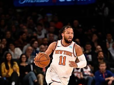 NEW YORK, NY - NOVEMBER 30: Jalen Brunson #11 of the New York Knicks handles the ball during the game against the Detroit Pistons on November 30, 2023 at Madison Square Garden in New York City, New York.  NOTE TO USER: User expressly acknowledges and agrees that, by downloading and or using this photograph, User is consenting to the terms and conditions of the Getty Images License Agreement. Mandatory Copyright Notice: Copyright 2023 NBAE  (Photo by David Dow/NBAE via Getty Images)