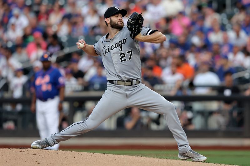 Jul 18, 2023; New York City, New York, USA; Chicago White Sox starting pitcher Lucas Giolito (27) pitches against the New York Mets during the first inning at Citi Field. Mandatory Credit: Brad Penner-USA TODAY Sports