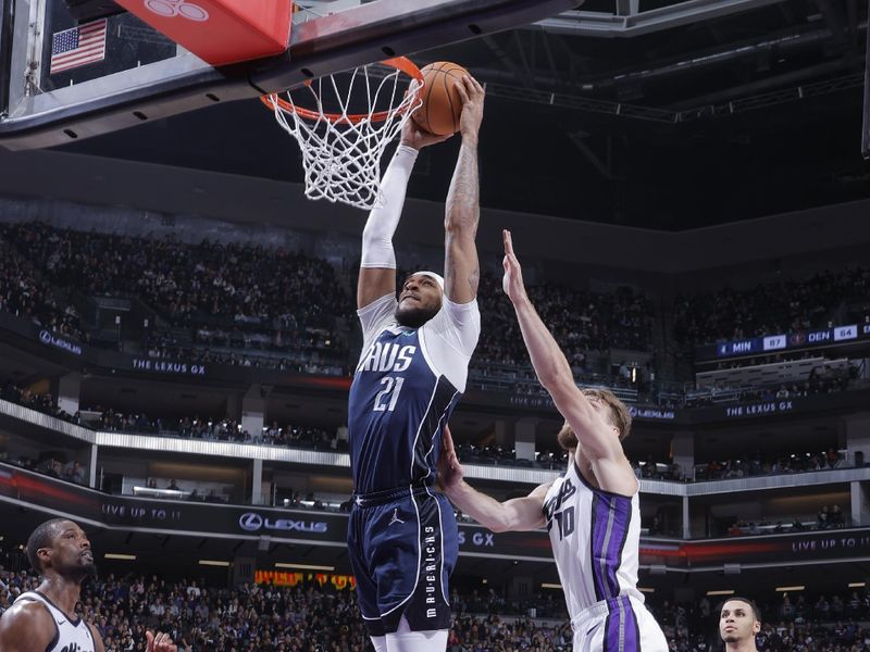 SACRAMENTO, CA - MARCH 29:  Daniel Gafford #21 of the Dallas Mavericks goes to the basket during the game on March 29, 2024 at Golden 1 Center in Sacramento, California. NOTE TO USER: User expressly acknowledges and agrees that, by downloading and or using this Photograph, user is consenting to the terms and conditions of the Getty Images License Agreement. Mandatory Copyright Notice: Copyright 2024 NBAE (Photo by Rocky Widner/NBAE via Getty Images)