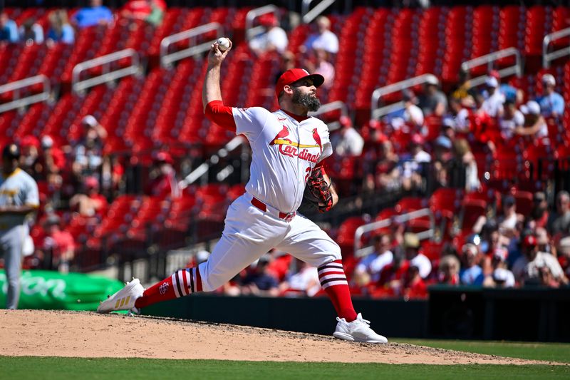 Jun 13, 2024; St. Louis, Missouri, USA;  St. Louis Cardinals relief pitcher Andrew Kittredge (27) pitches against the Pittsburgh Pirates during the ninth inning at Busch Stadium. Mandatory Credit: Jeff Curry-USA TODAY Sports