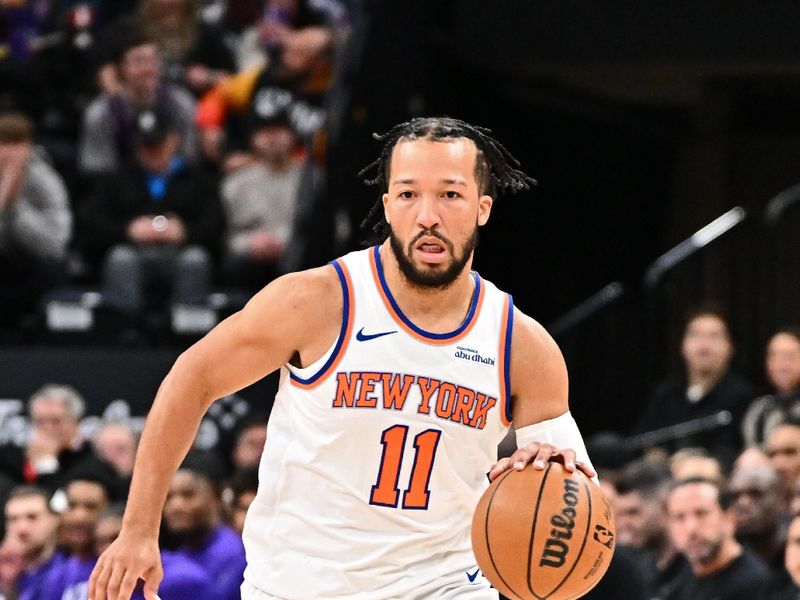 SALT LAKE CITY, UT - NOVEMBER 23: Jalen Brunson #11 of the New York Knicks brings the ball up court during the game against the Utah Jazz on November 23, 2024 at Delta Center in Salt Lake City, Utah. NOTE TO USER: User expressly acknowledges and agrees that, by downloading and or using this Photograph, User is consenting to the terms and conditions of the Getty Images License Agreement. Mandatory Copyright Notice: Copyright 2024 NBAE (Photo by Jamie Sabau/NBAE via Getty Images)