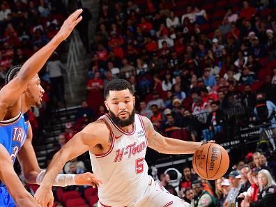 HOUSTON, TX - DECEMBER 6:   Fred VanVleet #5 of the Houston Rockets drives to the basket during the game against the Oklahoma City Thunder on December 6, 2023 at the Toyota Center in Houston, Texas. NOTE TO USER: User expressly acknowledges and agrees that, by downloading and or using this photograph, User is consenting to the terms and conditions of the Getty Images License Agreement. Mandatory Copyright Notice: Copyright 2023 NBAE (Photo by Michael Gonzales/NBAE via Getty Images)