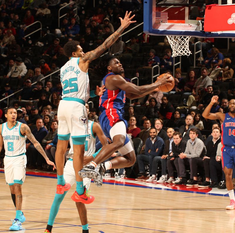 DETROIT, MI - JANUARY 24: Isaiah Stewart #28 of the Detroit Pistons drives to the basket during the game against the Charlotte Hornetson January 24, 2024 at Little Caesars Arena in Detroit, Michigan. NOTE TO USER: User expressly acknowledges and agrees that, by downloading and/or using this photograph, User is consenting to the terms and conditions of the Getty Images License Agreement. Mandatory Copyright Notice: Copyright 2024 NBAE (Photo by Brian Sevald/NBAE via Getty Images)