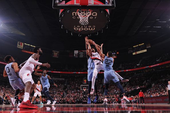 PORTLAND, OR - NOVEMBER 5: Shaedon Sharpe #17 of the Portland Trail Blazers shoots the ball during the game against the Memphis Grizzlies on November 5, 2023 at the Moda Center Arena in Portland, Oregon. NOTE TO USER: User expressly acknowledges and agrees that, by downloading and or using this photograph, user is consenting to the terms and conditions of the Getty Images License Agreement. Mandatory Copyright Notice: Copyright 2023 NBAE (Photo by Cameron Browne/NBAE via Getty Images)