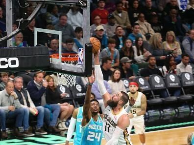 CHARLOTTE, NC - DECEMBER 15: Jonas Valanciunas #17 of the New Orleans Pelicans drives to the basket during the game against the Charlotte Hornets on December 15, 2023 at Spectrum Center in Charlotte, North Carolina. NOTE TO USER: User expressly acknowledges and agrees that, by downloading and or using this photograph, User is consenting to the terms and conditions of the Getty Images License Agreement. Mandatory Copyright Notice: Copyright 2023 NBAE (Photo by Kent Smith/NBAE via Getty Images)