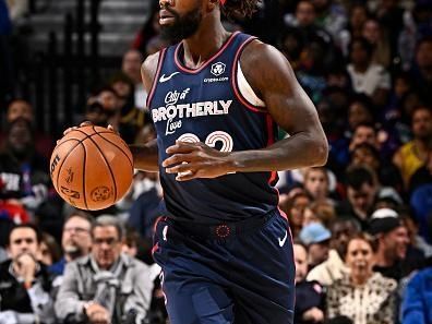 PHILADELPHIA, PA - NOVEMBER 27: Patrick Beverley #22 of the Philadelphia 76ers handles the ball during the game against the Los Angeles Lakers on November 27, 2023 at the Wells Fargo Center in Philadelphia, Pennsylvania NOTE TO USER: User expressly acknowledges and agrees that, by downloading and/or using this Photograph, user is consenting to the terms and conditions of the Getty Images License Agreement. Mandatory Copyright Notice: Copyright 2023 NBAE (Photo by David Dow/NBAE via Getty Images)