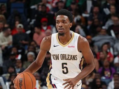 NEW ORLEANS, LA - NOVEMBER 2: Herb Jones #5 of the New Orleans Pelicans brings the ball up court against the Detroit Pistons on November 2, 2023 at the Smoothie King Center in New Orleans, Louisiana. NOTE TO USER: User expressly acknowledges and agrees that, by downloading and or using this Photograph, user is consenting to the terms and conditions of the Getty Images License Agreement. Mandatory Copyright Notice: Copyright 2023 NBAE (Photo by Layne Murdoch Jr./NBAE via Getty Images)