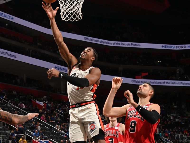 DETROIT, MI - NOVEMBER 18: Jaden Ivey #23 of the Detroit Pistons drives to the basket during the game against the Chicago Bulls on November 18, 2024 at Little Caesars Arena in Detroit, Michigan. NOTE TO USER: User expressly acknowledges and agrees that, by downloading and/or using this photograph, User is consenting to the terms and conditions of the Getty Images License Agreement. Mandatory Copyright Notice: Copyright 2024 NBAE (Photo by Chris Schwegler/NBAE via Getty Images)