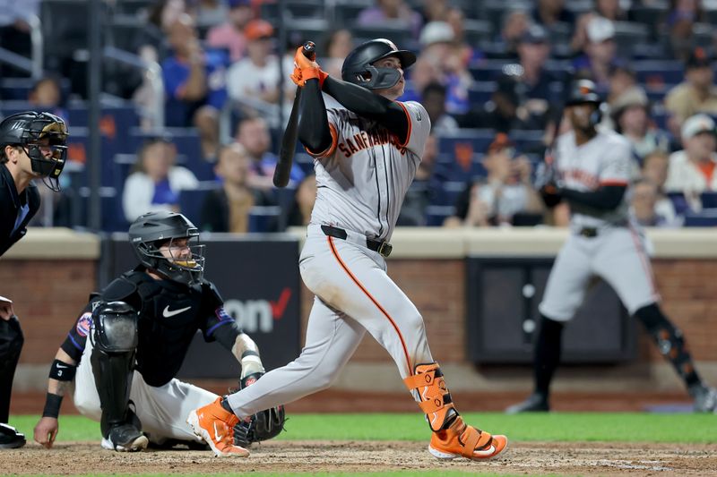 Mets' Late Surge Falls Short as Giants Prevail in 8-7 Nail-Biter