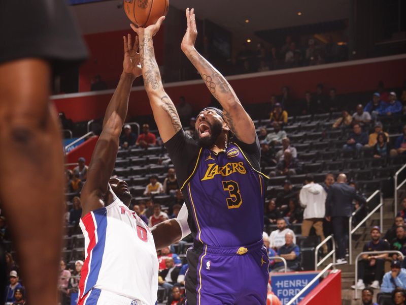 DETROIT, MI - NOVEMBER 4: Anthony Davis #3 of the Los Angeles Lakers drives to the basket during the game against the Detroit Pistons on November 4, 2024 at Little Caesars Arena in Detroit, Michigan. NOTE TO USER: User expressly acknowledges and agrees that, by downloading and/or using this photograph, User is consenting to the terms and conditions of the Getty Images License Agreement. Mandatory Copyright Notice: Copyright 2024 NBAE (Photo by Brian Sevald/NBAE via Getty Images)