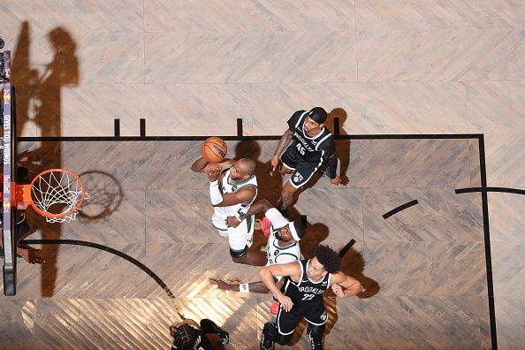 BROOKLYN, NY - DECEMBER 27: Khris Middleton #22 of the Milwaukee Bucks drives to the basket during the game against the Brooklyn Nets on December 27, 2023 at Barclays Center in Brooklyn, New York. NOTE TO USER: User expressly acknowledges and agrees that, by downloading and or using this Photograph, user is consenting to the terms and conditions of the Getty Images License Agreement. Mandatory Copyright Notice: Copyright 2023 NBAE (Photo by Nathaniel S. Butler/NBAE via Getty Images)