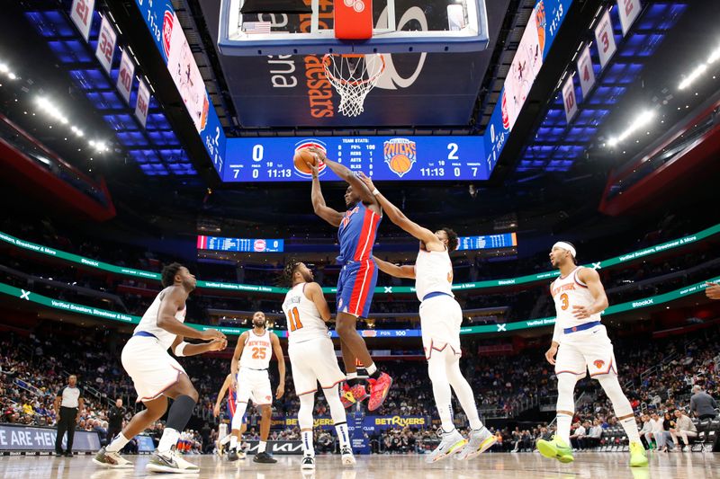 DETROIT, MI - NOVEMBER 1: Jalen Duren #0 of the Detroit Pistons passes the ball during the game against the New York Knicks on November 1, 2024 at Little Caesars Arena in Detroit, Michigan. NOTE TO USER: User expressly acknowledges and agrees that, by downloading and/or using this photograph, User is consenting to the terms and conditions of the Getty Images License Agreement. Mandatory Copyright Notice: Copyright 2024 NBAE (Photo by Brian Sevald/NBAE via Getty Images)