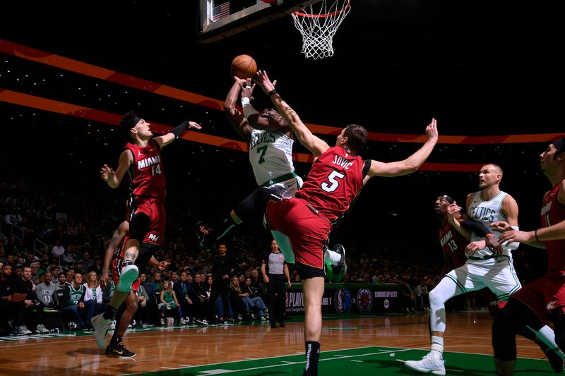 BOSTON, MA - APRIL 21: Jaylen Brown #7 of the Boston Celtics drives to the basket during the game against the Miami Heat during Round 1 Game 1 of the 2024 NBA Playoffs on April 21, 2024 at the TD Garden in Boston, Massachusetts. NOTE TO USER: User expressly acknowledges and agrees that, by downloading and or using this photograph, User is consenting to the terms and conditions of the Getty Images License Agreement. Mandatory Copyright Notice: Copyright 2024 NBAE  (Photo by Brian Babineau/NBAE via Getty Images)