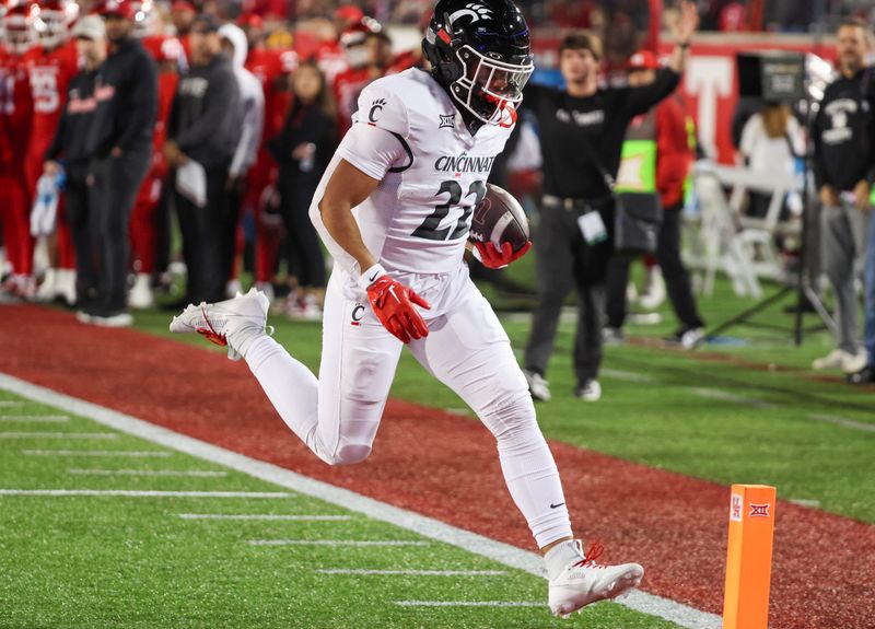 Dynamic Duo: Cincinnati Bearcats' Evan Pryor and Texas Tech's Behren Morton Set for Showdown