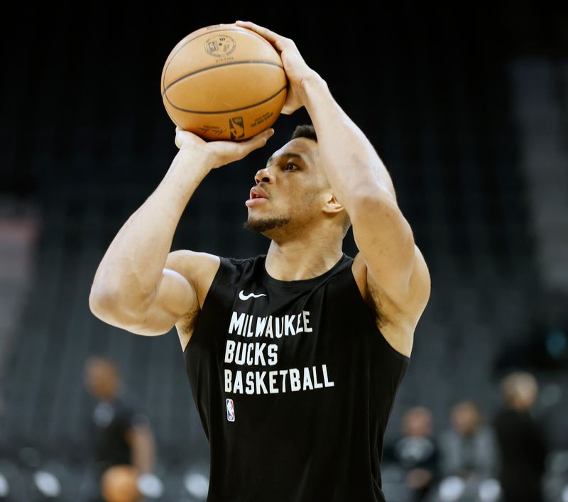 SAN ANTONIO, TX - JANUARY 04: Giannis Antetokounmpo #34 of the Milwaukee Bucks takes warm up shots before their game against the San Antonio Spurs at Frost Bank Center on January 04, 2024 in San Antonio, Texas. NOTE TO USER: User expressly acknowledges and agrees that, by downloading and or using this photograph, User is consenting to terms and conditions of the Getty Images License Agreement. (Photo by Ronald Cortes/Getty Images)