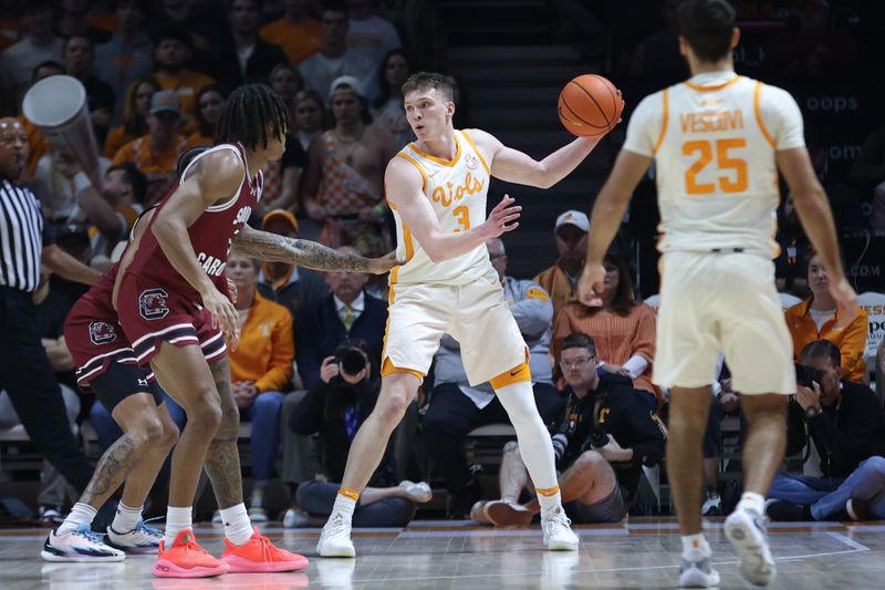 Jan 30, 2024; Knoxville, Tennessee, USA; Tennessee Volunteers guard Dalton Knecht (3) looks to move the ball against the South Carolina Gamecocks during the first half at Thompson-Boling Arena at Food City Center. Mandatory Credit: Randy Sartin-USA TODAY Sports