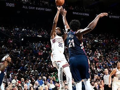 PHILADELPHIA, PA - NOVMEBER 4: Kevin Durant #35 of the Phoenix Suns shoots the ball during the game against the Philadelphia 76ers on November 4, 2023 at the Wells Fargo Center in Philadelphia, Pennsylvania NOTE TO USER: User expressly acknowledges and agrees that, by downloading and/or using this Photograph, user is consenting to the terms and conditions of the Getty Images License Agreement. Mandatory Copyright Notice: Copyright 2023 NBAE (Photo by David Dow/NBAE via Getty Images)