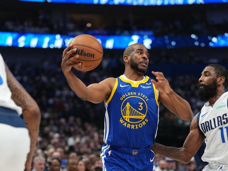 DALLAS, TX - MARCH 13: Chris Paul #3 of the Golden State Warriors passes the ball during the game against the Dallas Mavericks on March 13, 2024 at the American Airlines Center in Dallas, Texas. NOTE TO USER: User expressly acknowledges and agrees that, by downloading and or using this photograph, User is consenting to the terms and conditions of the Getty Images License Agreement. Mandatory Copyright Notice: Copyright 2024 NBAE (Photo by Glenn James/NBAE via Getty Images)