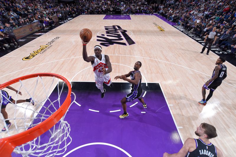 SACRAMENTO, CA - JANUARY 5: Pascal Siakam #43 of the Toronto Raptors shoots the ball during the game against the Sacramento Kings on January 5, 2024 at Golden 1 Center in Sacramento, California. NOTE TO USER: User expressly acknowledges and agrees that, by downloading and or using this Photograph, user is consenting to the terms and conditions of the Getty Images License Agreement. Mandatory Copyright Notice: Copyright 2024 NBAE (Photo by Rocky Widner/NBAE via Getty Images)