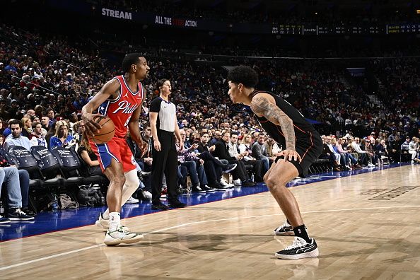 PHILADELPHIA, PA - DECEMBER 15: De'Anthony Melton #8 of the Philadelphia 76ers dribbles the ball during the game against the Detroit Pistons on December 15, 2023 at the Wells Fargo Center in Philadelphia, Pennsylvania NOTE TO USER: User expressly acknowledges and agrees that, by downloading and/or using this Photograph, user is consenting to the terms and conditions of the Getty Images License Agreement. Mandatory Copyright Notice: Copyright 2023 NBAE (Photo by David Dow/NBAE via Getty Images)