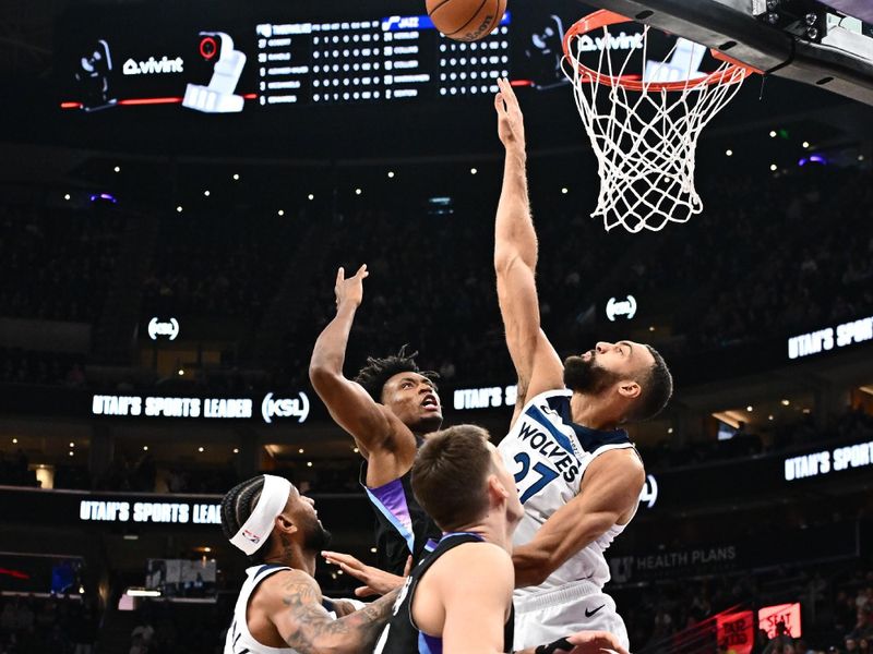 SALT LAKE CITY, UT - JANUARY 30:  Rudy Gobert #27 of the Minnesota Timberwolves plays defense during the game against the Utah Jazz on January 30, 2025 at Delta Center in Salt Lake City, Utah. NOTE TO USER: User expressly acknowledges and agrees that, by downloading and or using this Photograph, User is consenting to the terms and conditions of the Getty Images License Agreement. Mandatory Copyright Notice: Copyright 2025 NBAE (Photo by Melissa Majchrzak/NBAE via Getty Images)