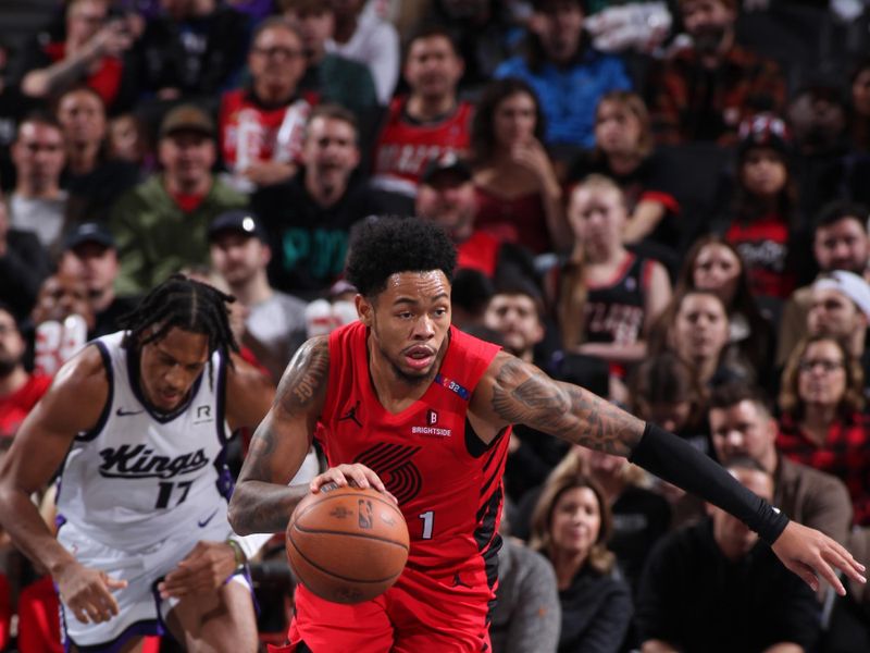 PORTLAND, OR - NOVEMBER 29: Anfernee Simons #1 of the Portland Trail Blazers dribbles the ball during the game against the Sacramento Kings during the Emirates NBA Cup on November 29, 2024 at the Moda Center Arena in Portland, Oregon. NOTE TO USER: User expressly acknowledges and agrees that, by downloading and or using this photograph, user is consenting to the terms and conditions of the Getty Images License Agreement. Mandatory Copyright Notice: Copyright 2024 NBAE (Photo by Cameron Browne/NBAE via Getty Images)