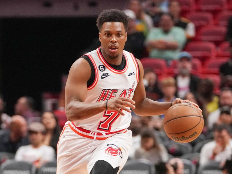 MIAMI, FL - JANUARY 27:  Kyle Lowry #7 of the Miami Heat drives to the basket during the game on January 27, 2023 at FTX Arena in Miami, Florida. NOTE TO USER: User expressly acknowledges and agrees that, by downloading and or using this Photograph, user is consenting to the terms and conditions of the Getty Images License Agreement. Mandatory Copyright Notice: Copyright 2023 NBAE (Photo by Eric Espada/NBAE via Getty Images)