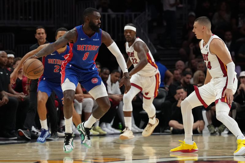 MIAMI, FL - OCTOBER 28:  Tim Hardaway Jr. #8 of the Detroit Pistons dribbles the ball during the game against the Miami Heat on October 28, 2024 at Kaseya Center in Miami, Florida. NOTE TO USER: User expressly acknowledges and agrees that, by downloading and or using this Photograph, user is consenting to the terms and conditions of the Getty Images License Agreement. Mandatory Copyright Notice: Copyright 2024 NBAE (Photo by Eric Espada/NBAE via Getty Images)