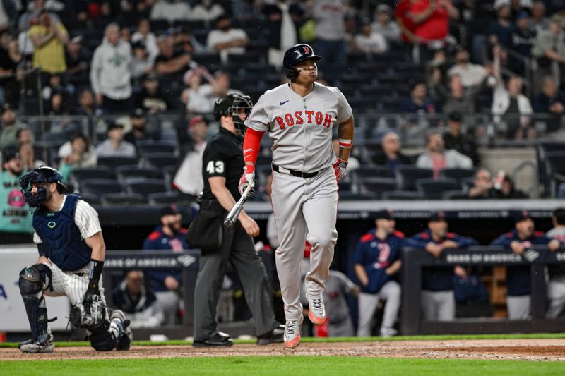 Yankees' Offensive Power Faces Red Sox's Fenway Challenge