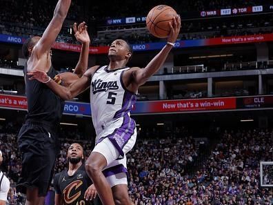 SACRAMENTO, CA - NOVEMBER 13: De'Aaron Fox #5 of the Sacramento Kings drives to the basket during the game against the Cleveland Cavaliers on November 13, 2023 at Golden 1 Center in Sacramento, California. NOTE TO USER: User expressly acknowledges and agrees that, by downloading and or using this Photograph, user is consenting to the terms and conditions of the Getty Images License Agreement. Mandatory Copyright Notice: Copyright 2023 NBAE (Photo by Rocky Widner/NBAE via Getty Images)