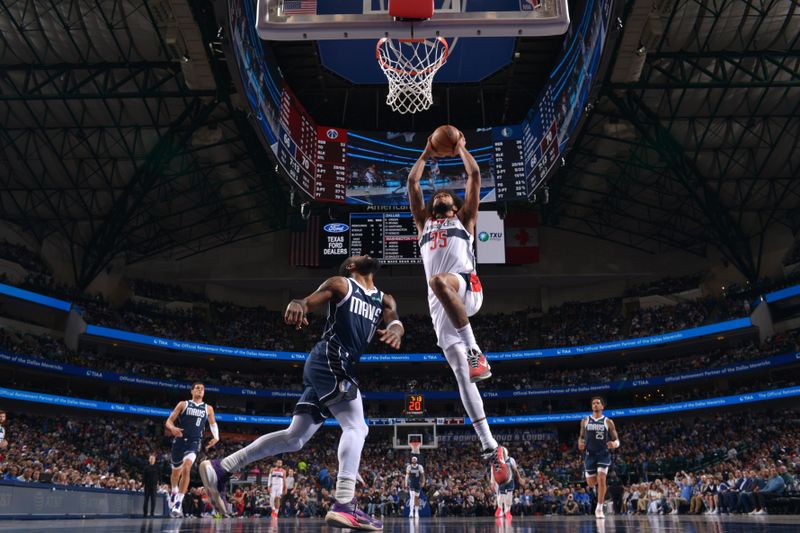 DALLAS, TX - FEBRUARY 12: Marvin Bagley III #35 of the Washington Wizards drives to the basket during the game against the Dallas Mavericks on February 12, 2024 at the American Airlines Center in Dallas, Texas. NOTE TO USER: User expressly acknowledges and agrees that, by downloading and or using this photograph, User is consenting to the terms and conditions of the Getty Images License Agreement. Mandatory Copyright Notice: Copyright 2024 NBAE (Photo by Glenn James/NBAE via Getty Images)