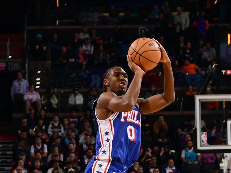 PHOENIX, AZ - NOVEMBER 4: Tyrese Maxey #0 of the Philadelphia 76ers shoots the ball during the game against the Phoenix Suns on November 4, 2024 at Footprint Center in Phoenix, Arizona. NOTE TO USER: User expressly acknowledges and agrees that, by downloading and or using this photograph, user is consenting to the terms and conditions of the Getty Images License Agreement. Mandatory Copyright Notice: Copyright 2024 NBAE (Photo by Kate Frese/NBAE via Getty Images)