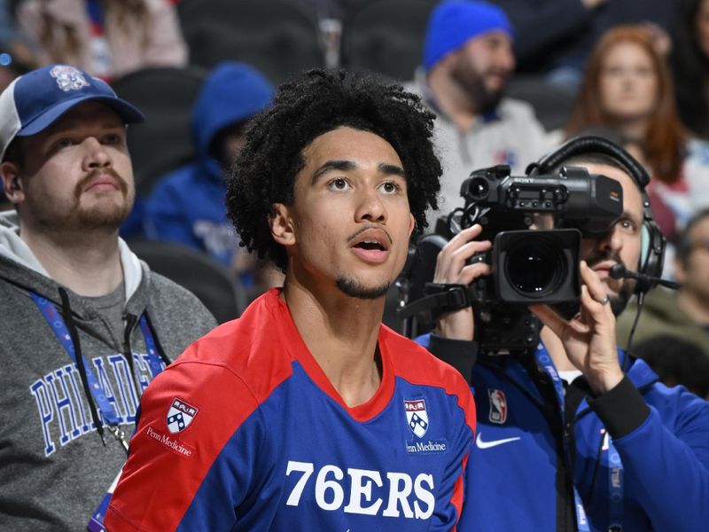 PHILADELPHIA, PA - NOVEMBER 13: Jared McCain #20 of the Philadelphia 76ers warms up before the game against the Cleveland Cavaliers on November 13, 2024 at the Wells Fargo Center in Philadelphia, Pennsylvania NOTE TO USER: User expressly acknowledges and agrees that, by downloading and/or using this Photograph, user is consenting to the terms and conditions of the Getty Images License Agreement. Mandatory Copyright Notice: Copyright 2024 NBAE (Photo by David Dowt/NBAE via Getty Images)