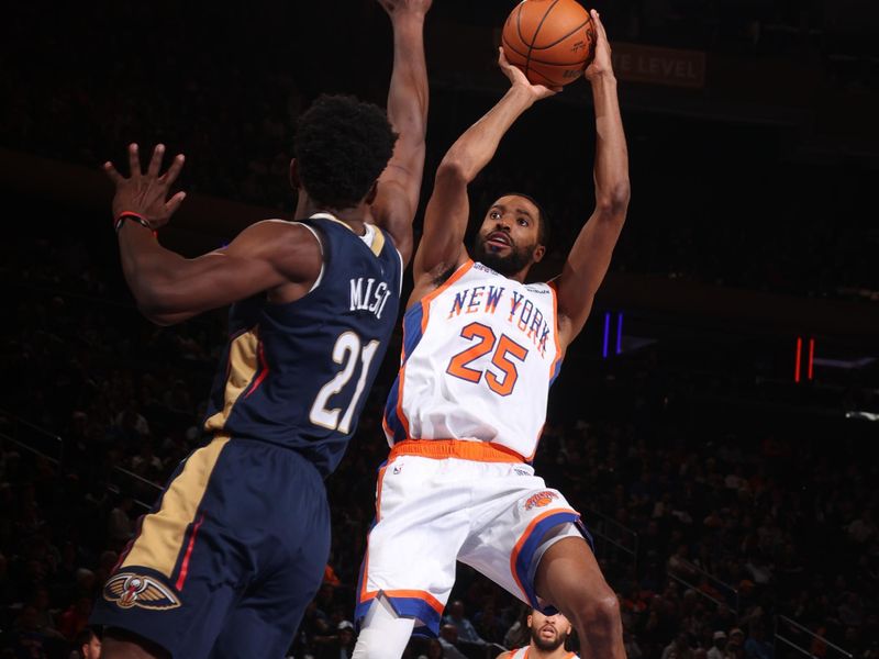 NEW YORK, NY - DECEMBER 1: Mikal Bridges #25 of the New York Knicks shoots the ball during the game against the New Orleans Pelicans on December 1, 2024 at Madison Square Garden in New York City, New York.  NOTE TO USER: User expressly acknowledges and agrees that, by downloading and or using this photograph, User is consenting to the terms and conditions of the Getty Images License Agreement. Mandatory Copyright Notice: Copyright 2024 NBAE  (Photo by Nathaniel S. Butler/NBAE via Getty Images)