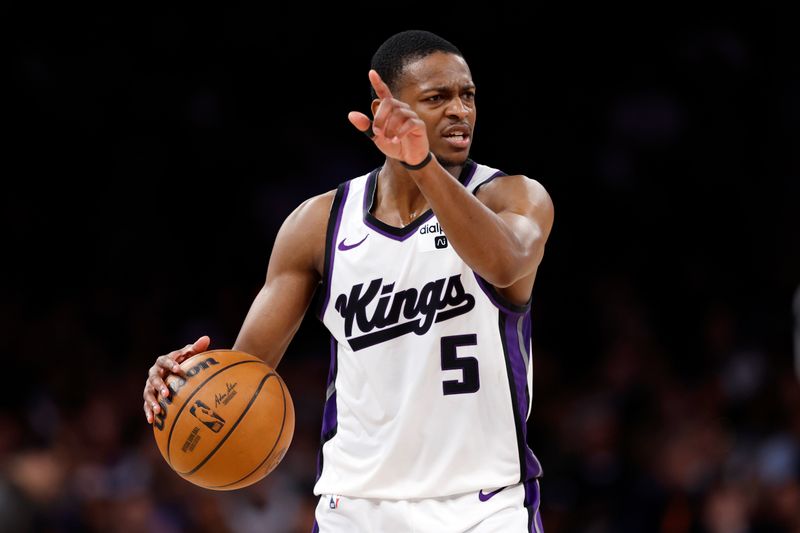 NEW YORK, NEW YORK - APRIL 04: De'Aaron Fox #5 of the Sacramento Kings calls a play during the second half against the New York Knicks at Madison Square Garden on April 04, 2024 in New York City. The Knicks won 120-109. NOTE TO USER: User expressly acknowledges and agrees that, by downloading and/or using this Photograph, user is consenting to the terms and conditions of the Getty Images License Agreement. (Photo by Sarah Stier/Getty Images)